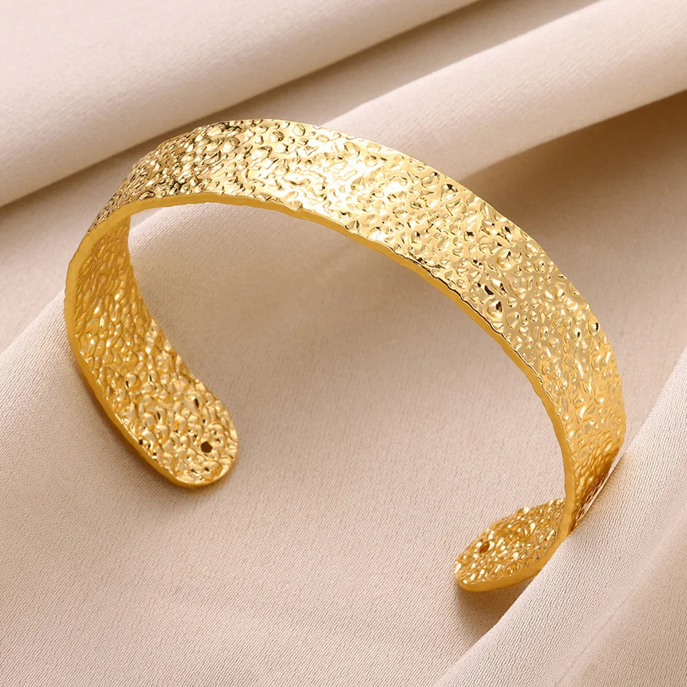 Luxe Curve Bracelet