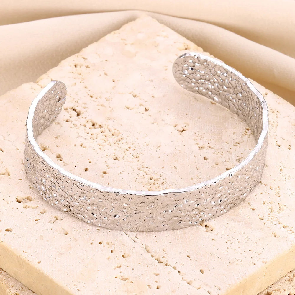 Luxe Curve Bracelet